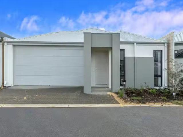 Cheap 3/11 Piara Drive, Piara Waters, WA 6112