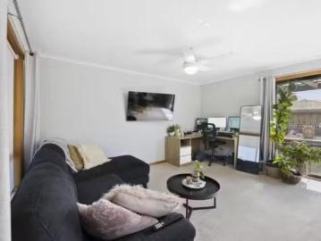 Unique 3/120 Cuthberts Rd, Alfredton VIC 3350 House For Lease