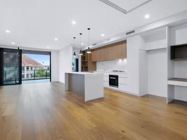 Just in! 3/15 17 Allen Street, Hamilton QLD 4007