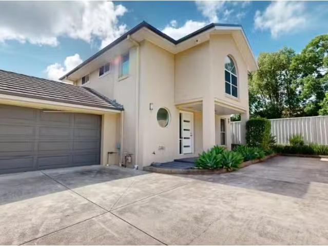 Charming 3/164 High Street, East Maitland Townhouse for rent.