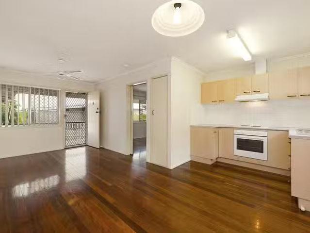 Just in! 3/16 Rutland Street, Coorparoo, QLD 4151