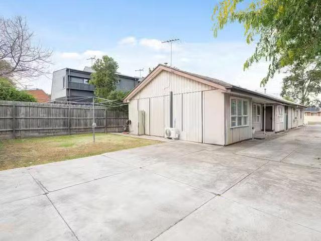 Just in! 3/184 Mason Street, Newport, VIC 3015