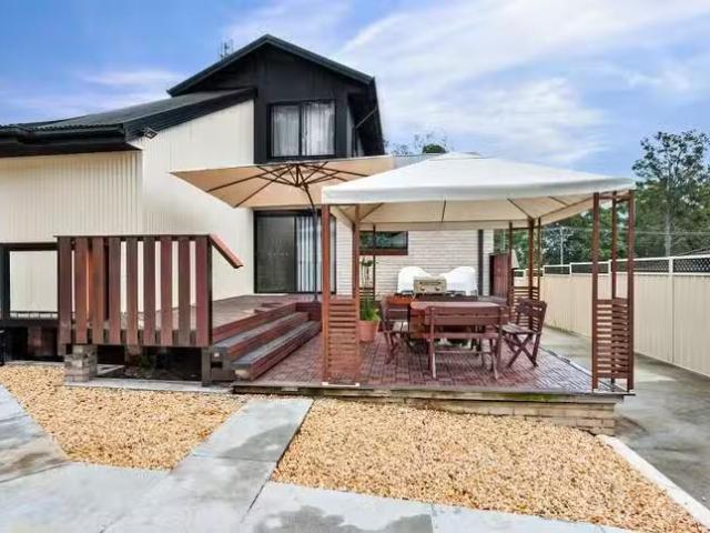 Charming 31 George Avenue, Kings Point, NSW 2539