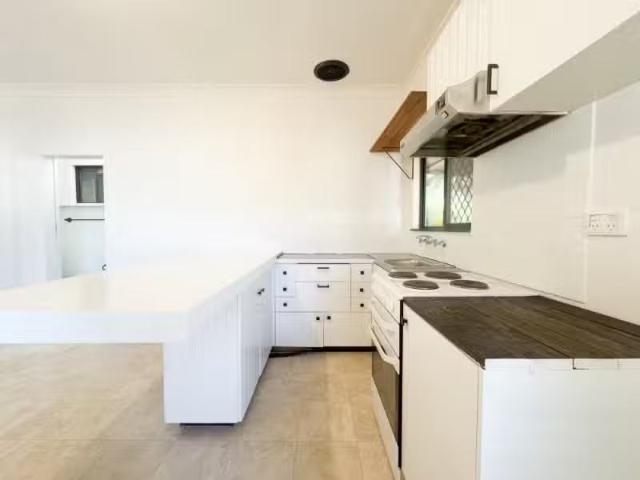 Unique 3/23 Victoria Parade, NELSON BAY Apartment for rent Li.