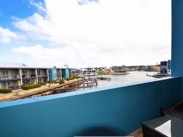 Just in! 3/20 Apollo Place, Halls Head, WA 6210