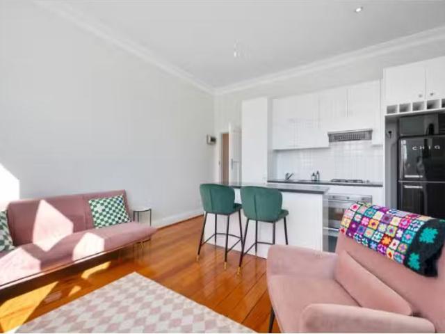 Cheap 3/20 Hotham Street, EAST MELBOURNE Apartment for rent L.