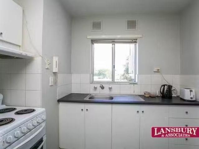Charming 3/21 Fennager Way, Calista, WA 6167