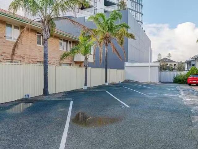 Deal! 3/22 Ogilvie Road, Mount Pleasant, WA 6153