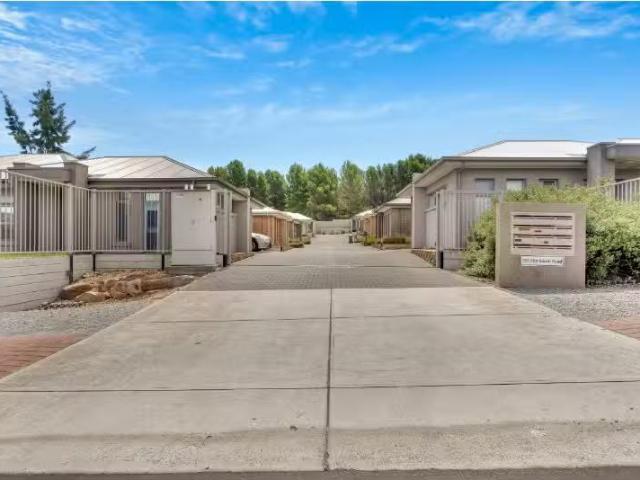 Just in! 3/235 Old South Road, REYNELLA Apartment for rent Li.