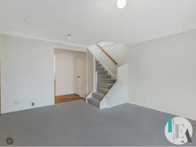 Cozy 3/27 29 Reddall Parade, Lake Illawarra Apartment for rent.