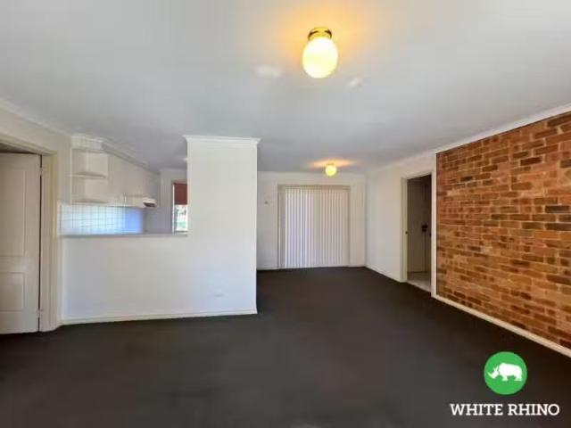 For Rent! 3/27 Dodsworth Street, Queanbeyan Townhouse for rent.