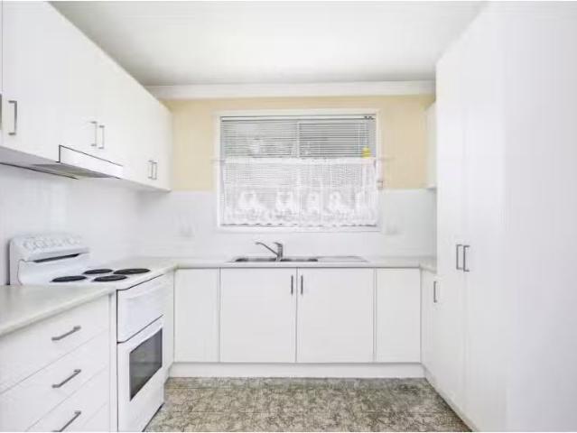 Cheap 3/27 Station Street, East Corrimal Apartment for rent L.