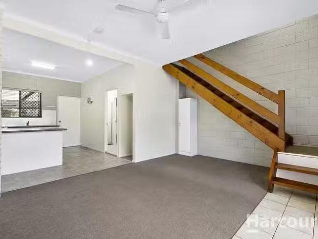 Charming 3/25 Hervey Street, Scarness, QLD 4655