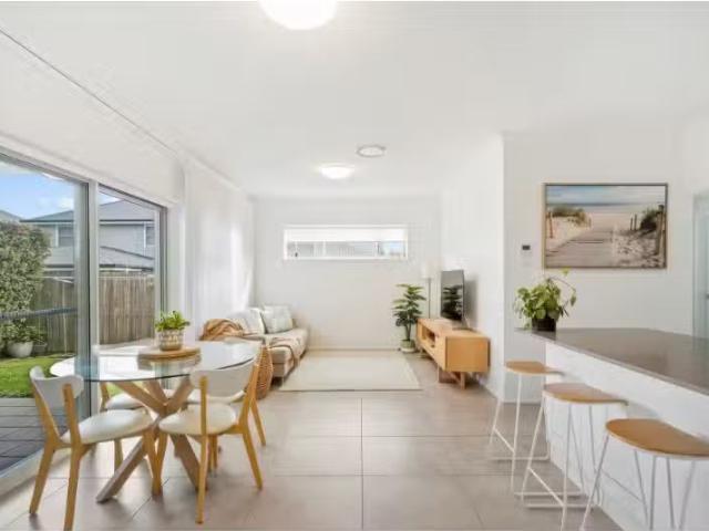 For Rent! 32 Balmoral Parade, Tullimbar House for rent Listed.
