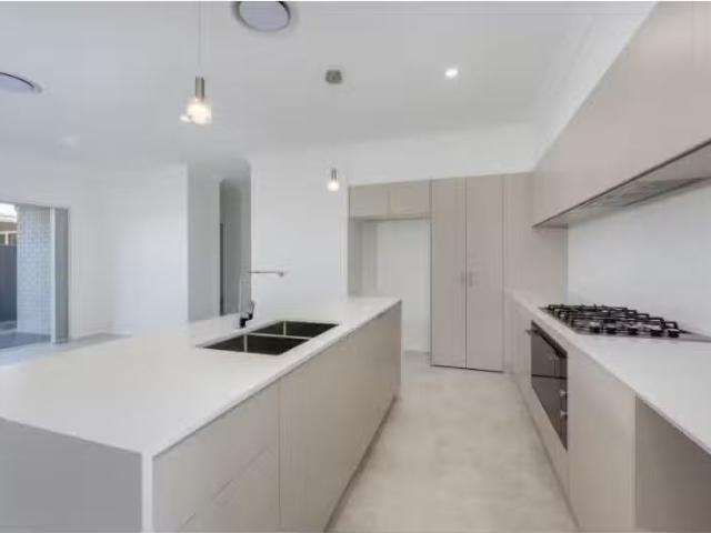 Unique 32 Christopher Road, Lochinvar House for rent Listed b.