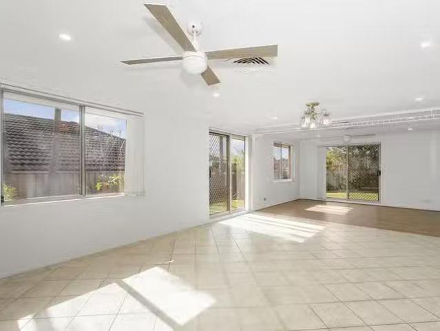 Deal! 32 Eucalyptus Circuit, Warabrook, NSW 2304