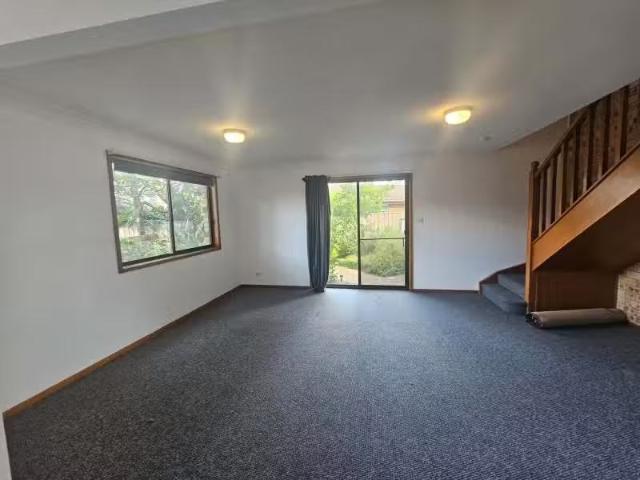 New 3/2 Elwin Court, North Nowra Apartment for rent Listed by.