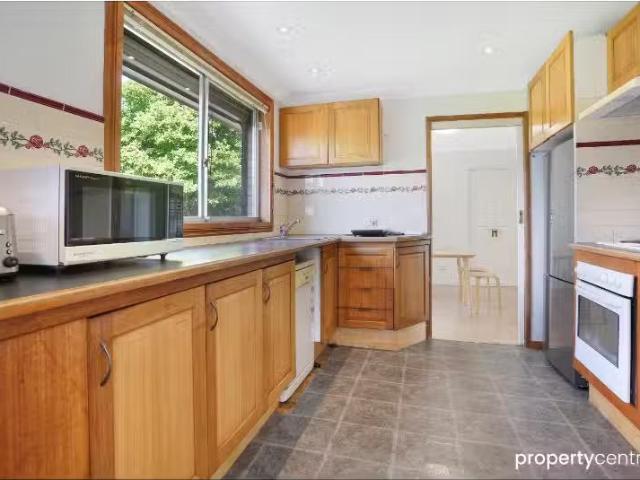 Cozy 32 Gilda Avenue, SOUTH PENRITH House for rent Listed by.