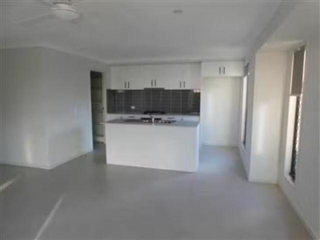 Charming 32 Pinnacle Circuit, Heathwood, QLD 4110