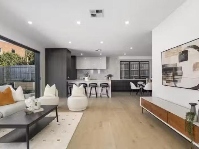 Rental! 3/30 Abbott Street, Balwyn North VIC 3104 Townhouse.