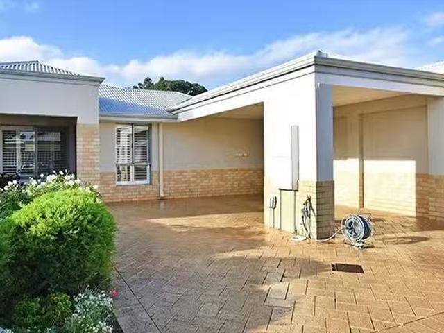 Unique 33/12 Loder Way, South Guildford, WA 6055