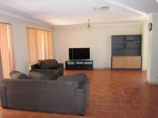 For Rent! 3/336 Piccadilly Street, West Lamington, WA 6430