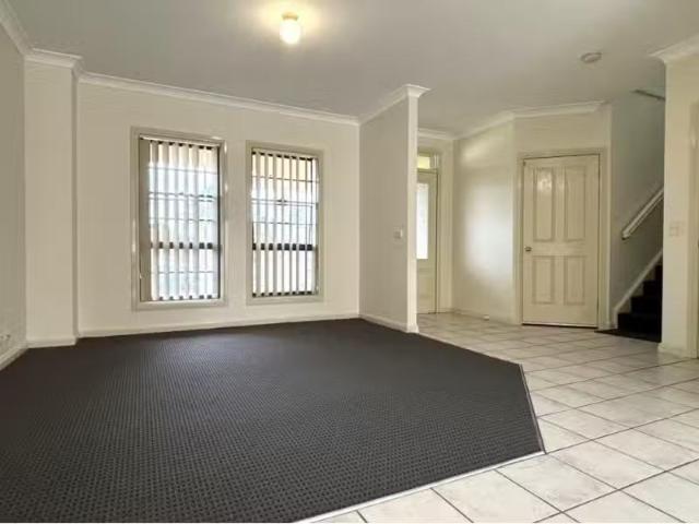 New 3/34 Marconi Road, BOSSLEY PARK Townhouse for rent Listed.