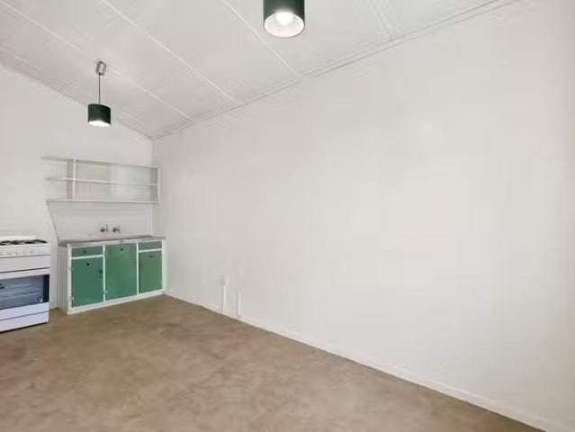 Cheap 3/35 Bank Street, West End QLD 4101