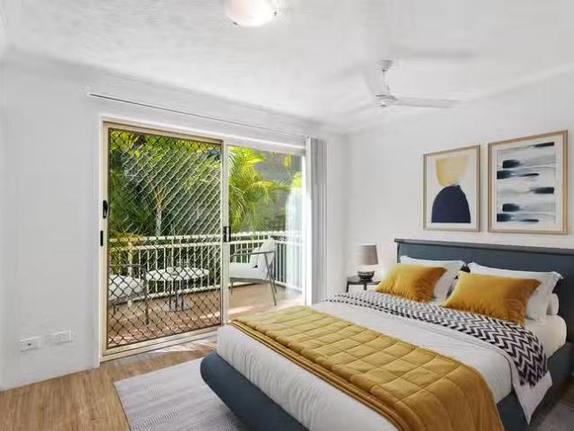 Charming 3/36 Alexandra Avenue, Mermaid Beach, QLD 4218