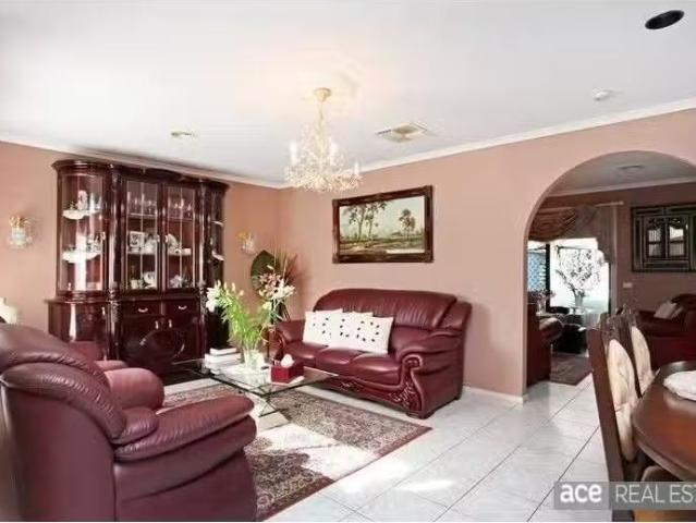New 33 Barries Road, MELTON House for rent Listed by Alphie J.