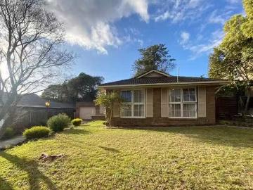Cozy 33 Bordeaux Street, Doncaster, VIC 3108