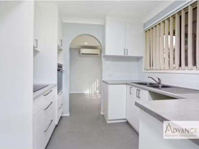 Charming 33 King Road, WILBERFORCE House for rent Listed by J.