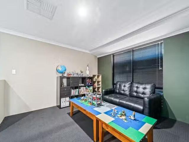Unique 33 Willard Circuit, Banksia Grove, WA 6031