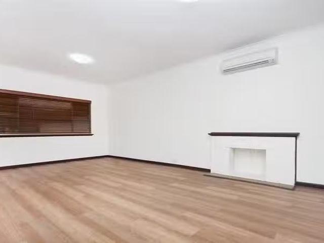 Deal! 33 Williamson Avenue, Belmont, WA 6104