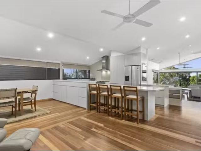 Deal! 3 Cheryl Crescent, Newport House for rent Listed by Jac.