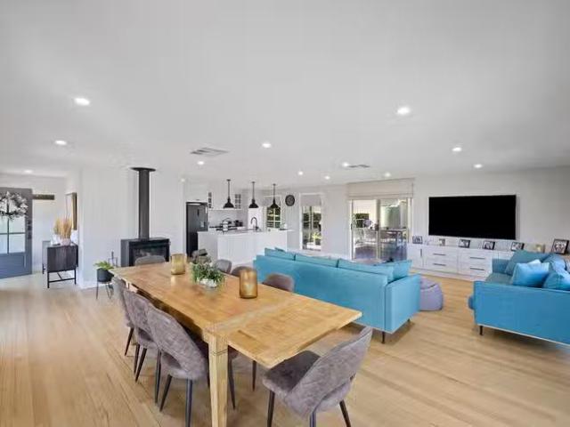 Nice 3 Craig Drive, Bellbridge, VIC 3691