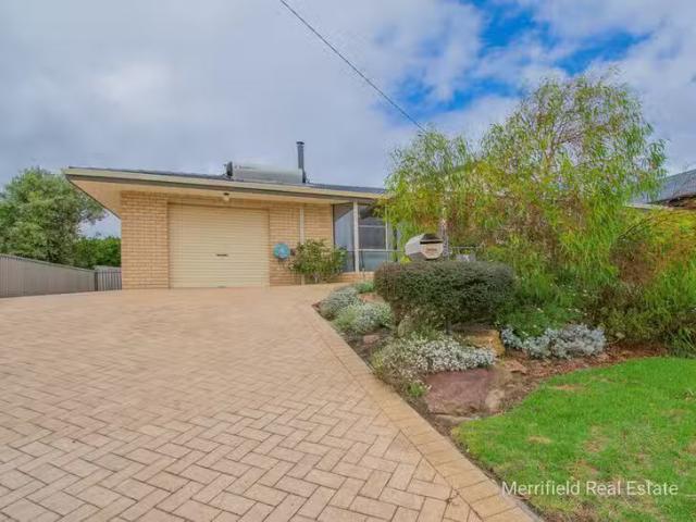 Just in! 3 Anderson Place, Mira Mar, WA 6330