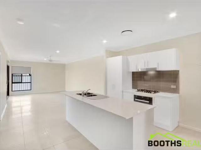 Cozy 3 Bateup Drive, Hamlyn Terrace Townhouse for rent Listed.