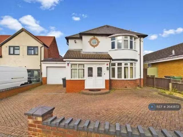 Just in! 3 BA 3 bedroom detached house for rent in Newlands Dr.