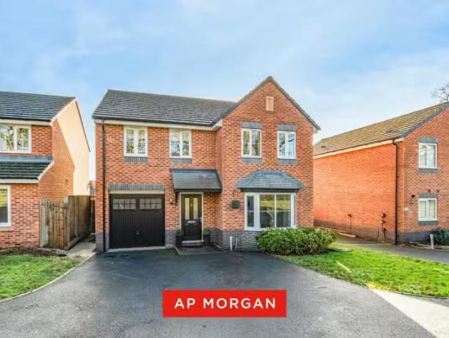 Charming 3 BA 4 bedroom detached house for rent in Matson Clos.