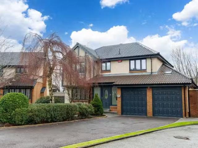 New 3 BA 4 bedroom detached house for rent in Pinecrest Walk.