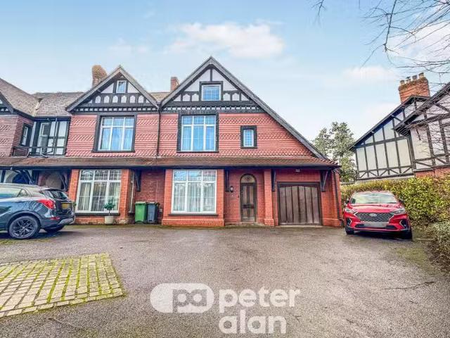 Charming 3 BA 4 bedroom semi detached house for rent in Fidlas.