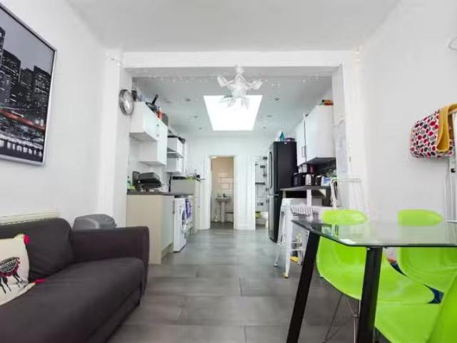 Cheap 3 BA 5 bedroom apartment for rent in George Road, Selly.