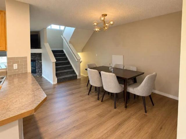 Cozy 3 Beds 2.5 Baths Duplex — 3 Bedrooms Duplex