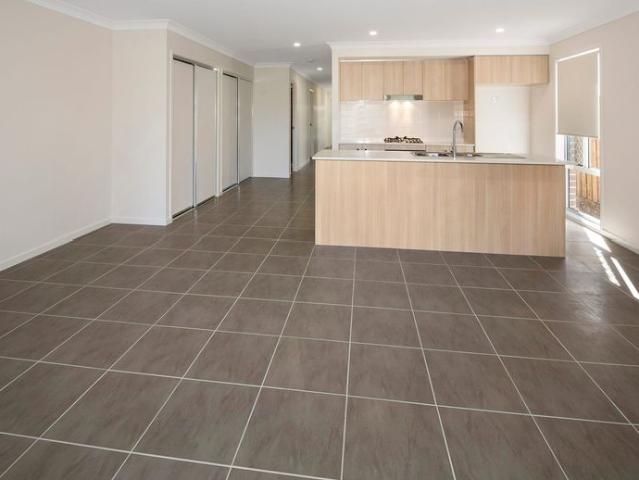 Cozy 3 Bedroom 2 Bath Duplex