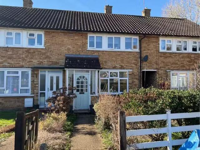 Cozy 3 bedroom terraced house for rent in Whittington Road, Br.