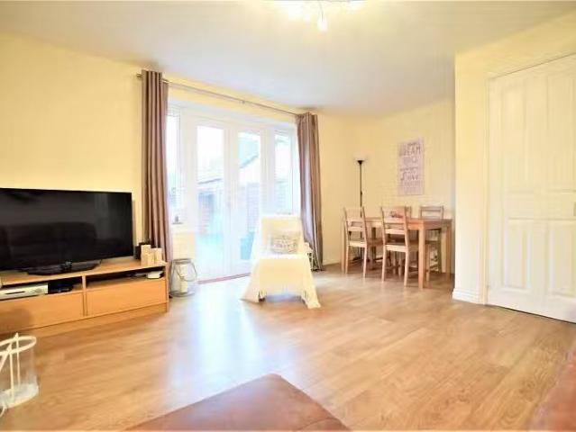 Just in! 3 bedroom terraced house for rent in Goetre Fawr, Rad.