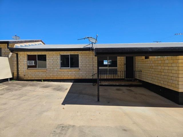 Cozy 3 bedroom unit with A/C