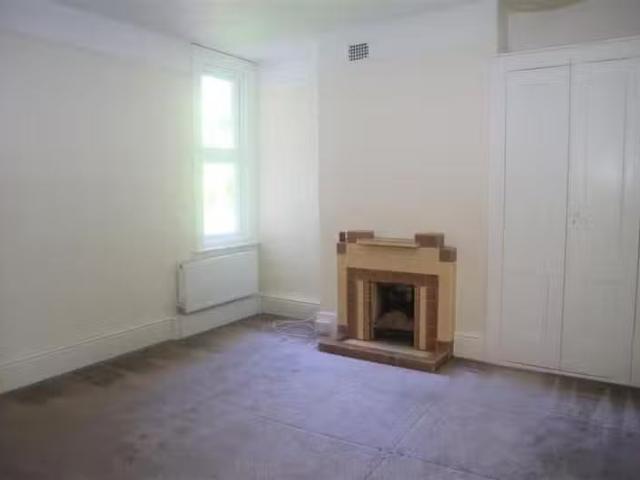 For Rent! 3 bedroom apartment for rent in Avondale Road, South.