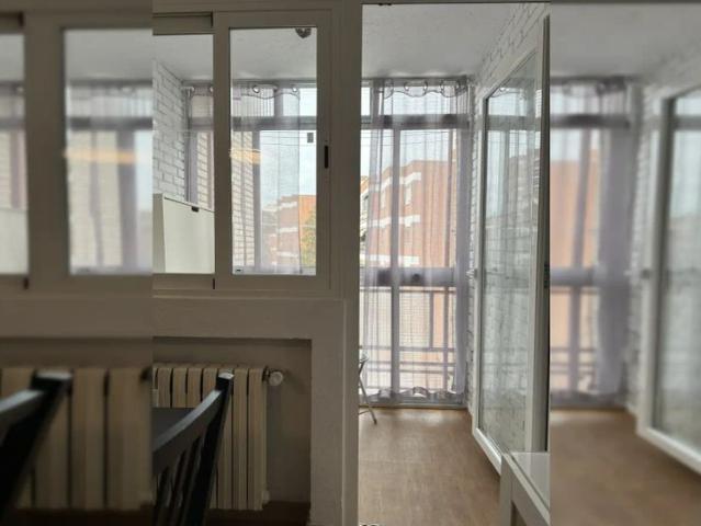 Cozy 3 bedroom apartment for rent in Lucero, Madrid